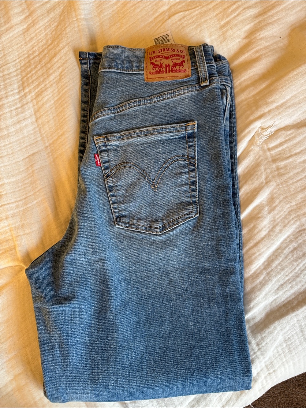 Levi's Women's Slim Straight Jeans in Light Blue Denim